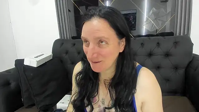 Snapshot of Andre_cloefoxx_ chatting on 12-15-25, 04:39 Andre cloefoxx online show from 12-15-25, 04:39