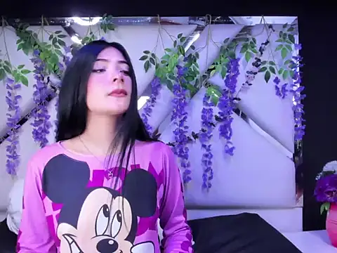 liinzy rouse69 online show from 12-17-25, 03:07