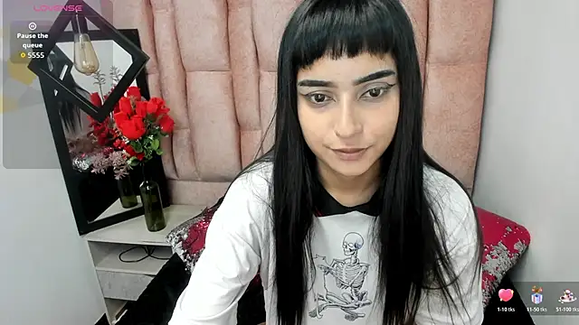 Snapshot of CLEO_ROSS chatting on 12-13-25, 08:36 CLEO ROSS online show from 12-13-25, 08:36