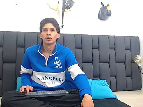 Snapshot of manus_rios69 chatting on 12-15-25, 12:31 manus rios69 online show from 12-15-25, 12:31