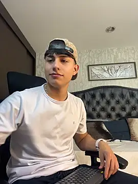 Lander Cruz online show from 04-07-26, 08:09