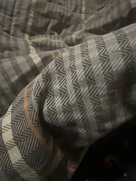 Snapshot of Davide9910x chatting on 12-17-25, 02:45 Davide9910x online show from 12-17-25, 02:45