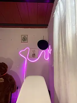 Cynthia es online show from 02-19-26, 05:20