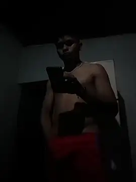 Snapshot of youngboypiss chatting on 12-20-25, 07:26 youngboypiss online show from 12-20-25, 07:26