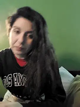 Snapshot of NatyMia chatting on 12-04-25, 04:00 NatyMia online show from 12-04-25, 04:00