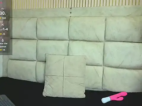 Snapshot of ValeryMorales chatting on 12-04-25, 03:27 ValeryMorales online show from 12-04-25, 03:27