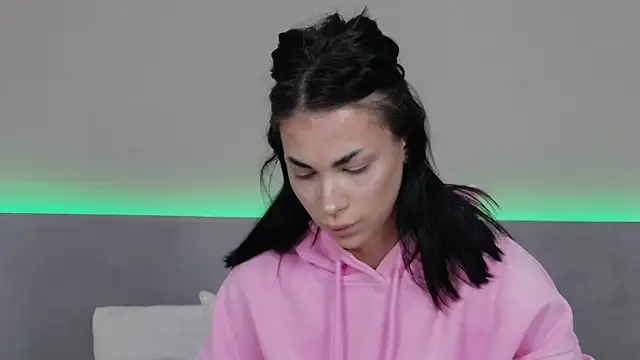 RachaelMils online show from 12-16-25, 03:44