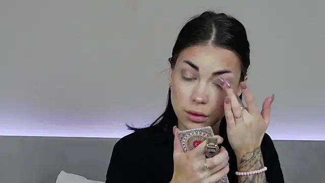 RachaelMils online show from 12-23-25, 03:59