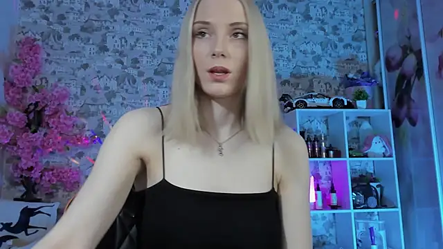 Gina Gina love online show from 04-25-26, 12:57