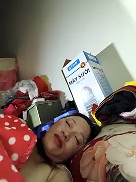 Snapshot of Y-eahi chatting on 12-04-25, 05:21 Y-eahi online show from 12-04-25, 05:21