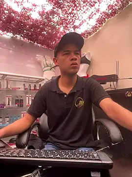 Snapshot of SweeXioji chatting on 12-18-25, 06:03 SweeXioji online show from 12-18-25, 06:03