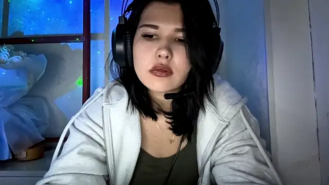 Snapshot of Lolamein chatting on 12-05-25, 07:43 Lolamein online show from 12-05-25, 07:43