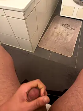 Snapshot of der_ficker626 chatting on 12-15-25, 01:37 der ficker626 online show from 12-15-25, 01:37