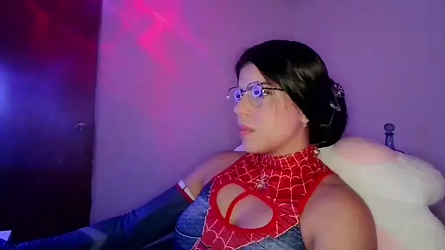 Snapshot of Adararouse1 chatting on 02-19-26, 07:10 Adararouse1 online show from 02-19-26, 07:10