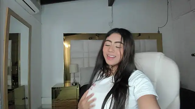 Zoei Moon online show from 02-20-26, 07:03