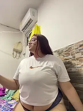 Snapshot of naty_col chatting on 02-14-26, 09:44 naty col online show from 02-14-26, 09:44