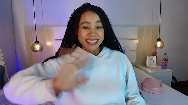 Snapshot of tamara_walter chatting on 12-13-25, 07:53 tamara walter online show from 12-13-25, 07:53