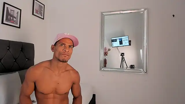 Snapshot of DickLatin_2893 chatting on 12-17-25, 12:44 DickLatin 2893 online show from 12-17-25, 12:44