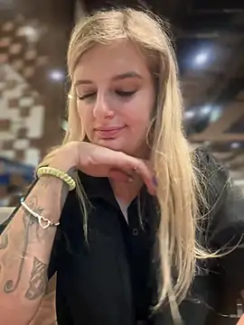 Snapshot of Betsy chatting on 01-06-25, 12:24 Betsy online show from 01-06-25, 12:24