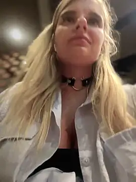 Snapshot of Betsy chatting on 02-09-25, 02:29 Betsy online show from 02-09-25, 02:29