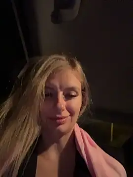 Snapshot of Betsy chatting on 01-18-26, 04:44 Betsy online show from 01-18-26, 04:44