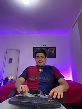 williamsmiiths16 online show from 04-28-26, 09:58