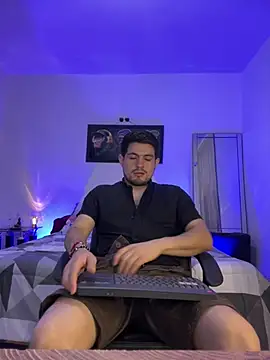 williamsmiiths16 online show from 05-20-26, 11:38
