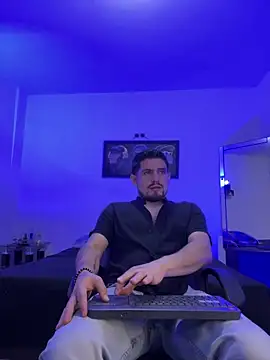 williamsmiiths16 online show from 06-02-26, 12:12