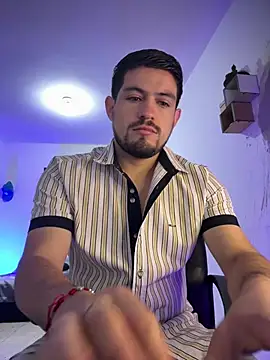 williamsmiiths16 online show from 07-28-26, 11:39
