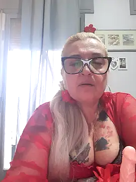 Snapshot of athena80_sexy chatting on 12-04-25, 01:53 athena80 sexy online show from 12-04-25, 01:53