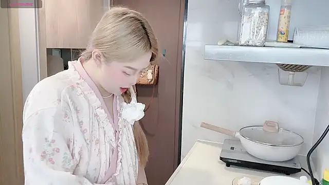 Star-XinX online show from 03-03-26, 07:58