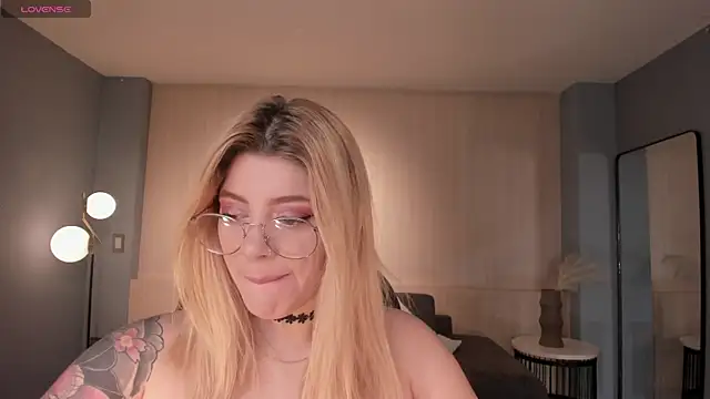 MadisonKane online show from 04-19-26, 11:09