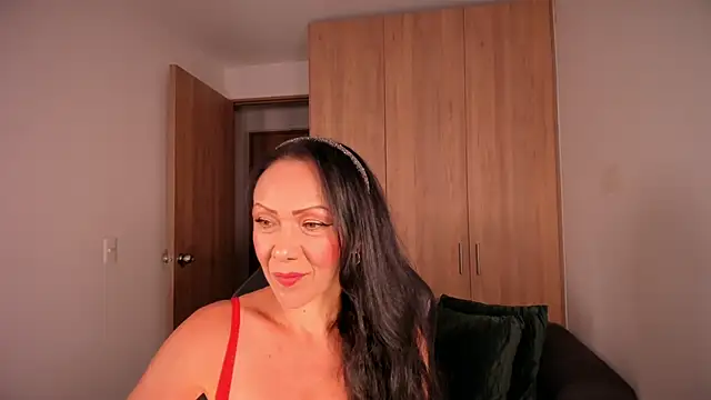 Cleoember  online show from 03-28-26, 03:39