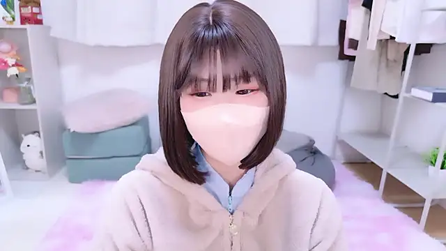 Snapshot of Otochan_0108xx chatting on 12-14-25, 05:24 Otochan 0108xx online show from 12-14-25, 05:24