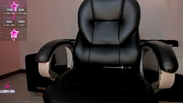 Snapshot of ChloeManson chatting on 12-18-24, 03:11 ChloeManson online show from 12-18-24, 03:11