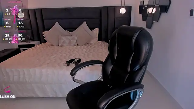 Snapshot of ChloeManson chatting on 12-27-24, 11:53 ChloeManson online show from 12-27-24, 11:53