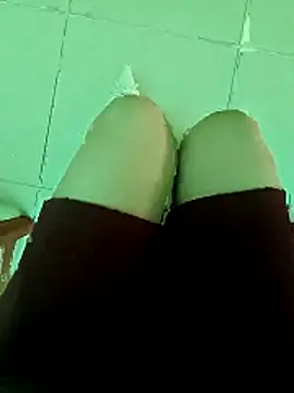 Snapshot of Baby-Linh chatting on 05-05-26, 07:16 Baby-Linh online show from 05-05-26, 07:16
