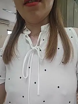 Snapshot of Baby-Linh chatting on 05-31-26, 01:36 Baby-Linh online show from 05-31-26, 01:36