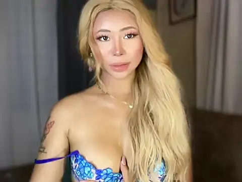 Snapshot of Your_innocentwomenxx chatting on 03-31-26, 01:00 Your innocentwomenxx online show from 03-31-26, 01:00