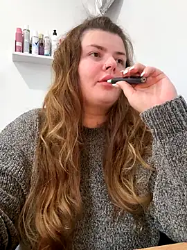 Snapshot of EvKamenskih chatting on 12-14-25, 07:36 EvKamenskih online show from 12-14-25, 07:36