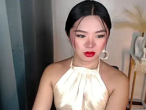 Snapshot of voganmarie chatting on 06-05-26, 04:35 voganmarie online show from 06-05-26, 04:35