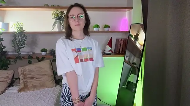 ChongFefer online show from 12-16-25, 01:10