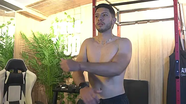 Snapshot of Thiago_Voss chatting on 12-05-25, 12:14 Thiago Voss online show from 12-05-25, 12:14