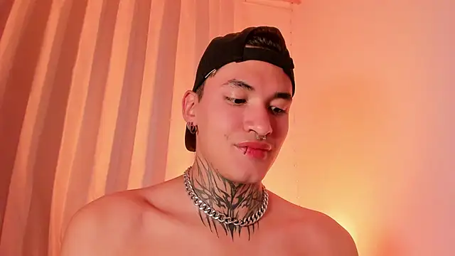 AlecBanne online show from 12-19-25, 04:52