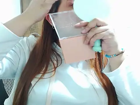 Snapshot of Ammy_pearsn chatting on 12-15-25, 07:07 Ammy pearsn online show from 12-15-25, 07:07