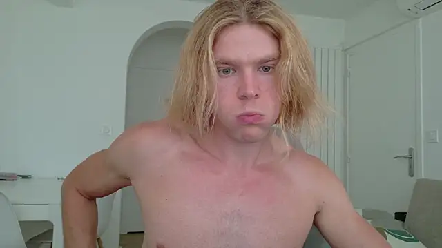 Snapshot of desaadxx1 chatting on 12-14-25, 02:11 desaadxx1 online show from 12-14-25, 02:11