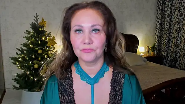 Snapshot of MilaUrban chatting on 12-23-25, 03:37 MilaUrban online show from 12-23-25, 03:37