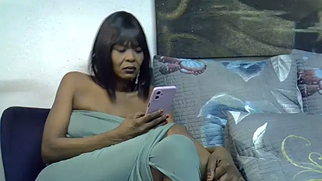 DivineEbonyGrace online show from 04-18-26, 02:43