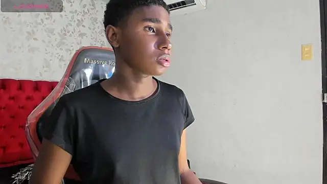 Snapshot of teylor_lovee chatting on 01-16-26, 08:24 teylor lovee online show from 01-16-26, 08:24