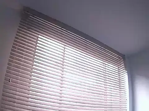 Snapshot of Fernanda_andrew chatting on 06-18-26, 04:44 Fernanda andrew online show from 06-18-26, 04:44